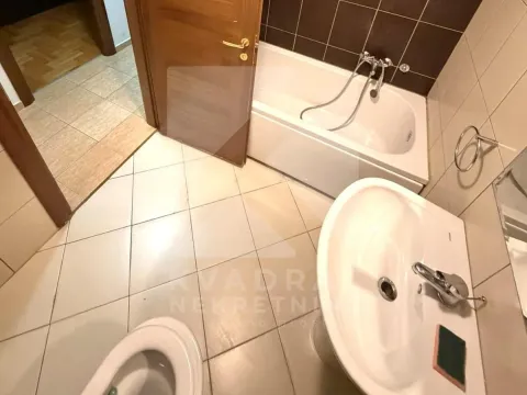 Izdavanje, dvosoban stan, 80m², City Kvart, Podgorica - image 8