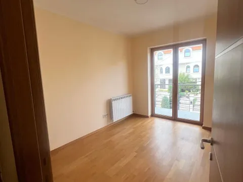 Izdavanje, četvorosoban stan, 115m², Dedinje Sve Podlokacije, Beograd - image 12