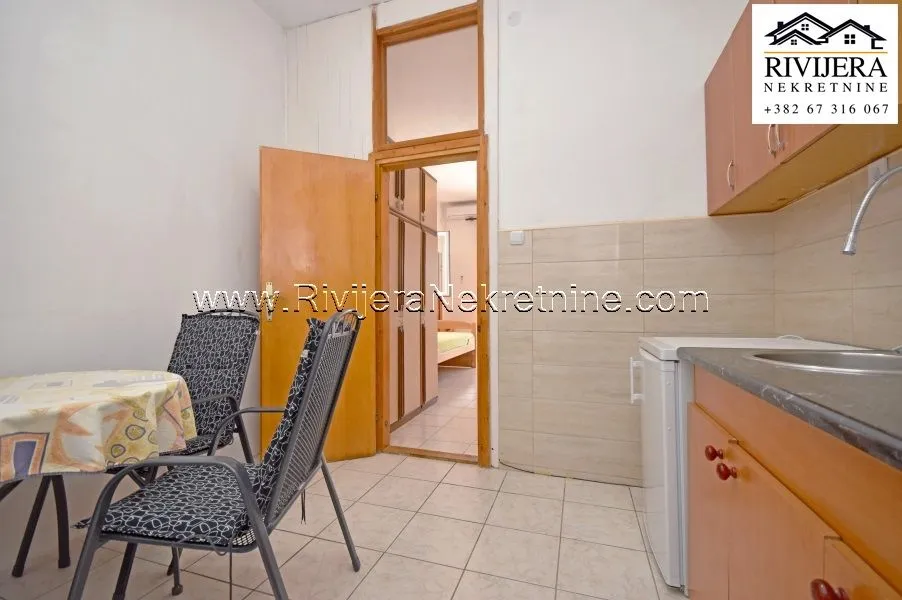 Prodaja, stan, 54m², Baošići, Herceg Novi