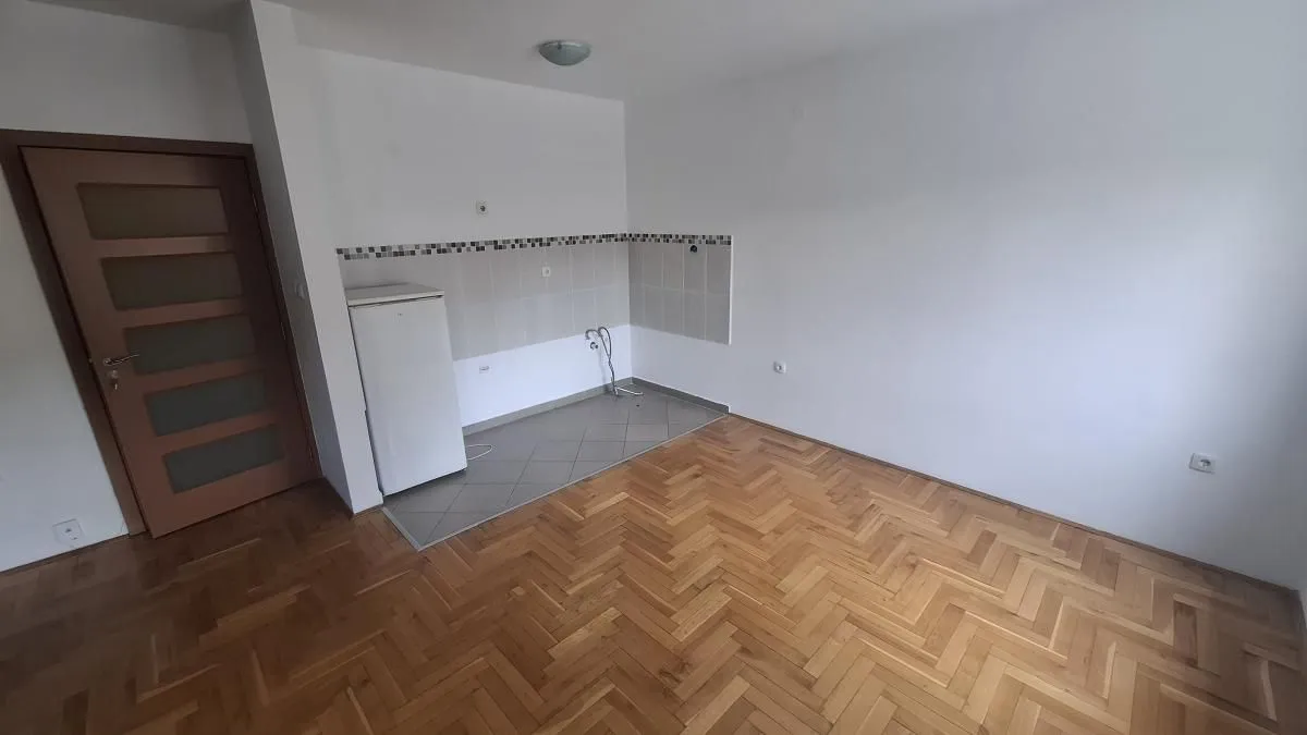 Izdavanje, dvosoban stan, 67m², Nova Detelinara, Novi Sad Sve Podlokacije