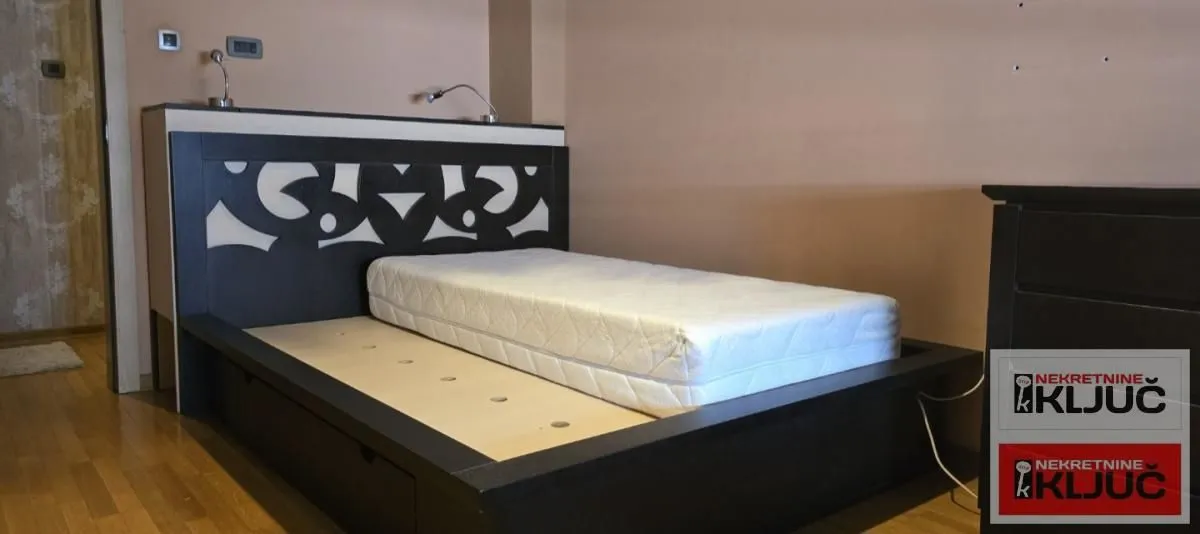 Izdavanje, četvorosoban stan, 134m², Spens, Novi Sad Sve Podlokacije