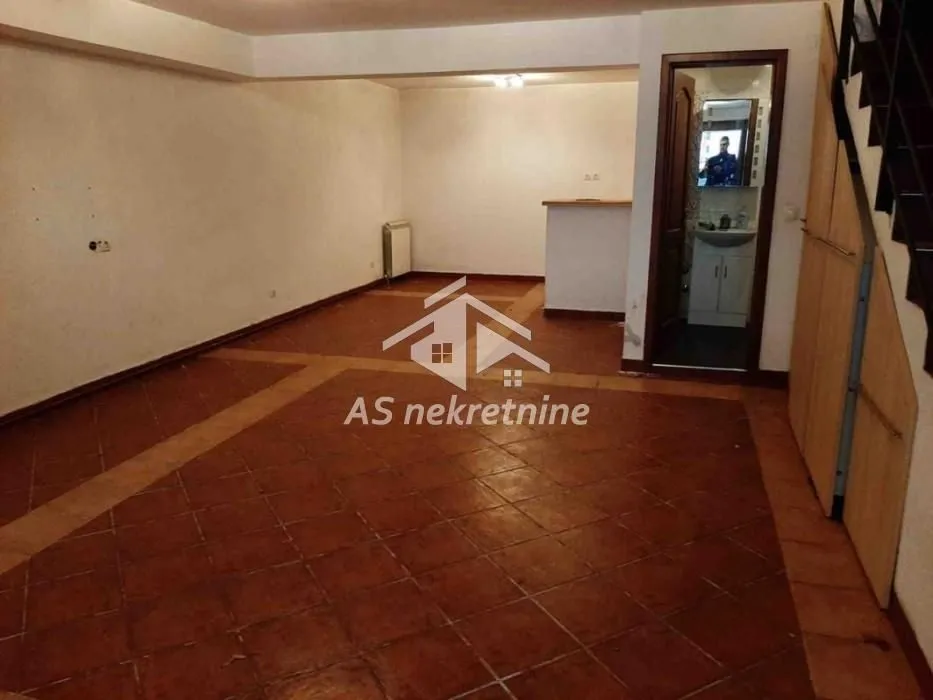 Izdavanje, kuća, 220m², Savski Venac, Beograd