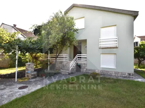Rent, house, 250m², Stari Aerodrom, Podgorica - image 33