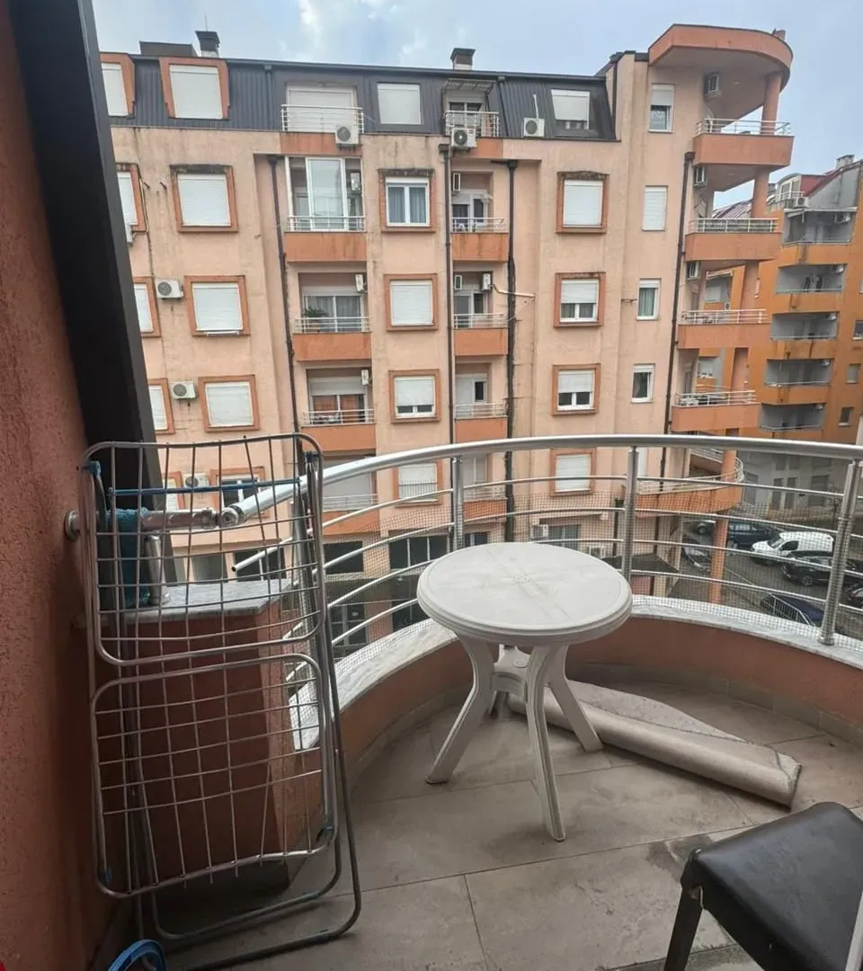 Izdavanje, jednosoban stan, 40m², City Kvart, Podgorica