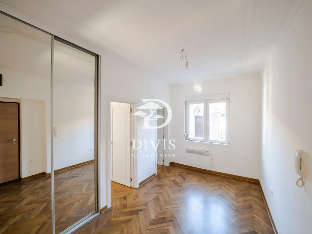 Prodaja, trosoban stan, 78m², Južni Bulevar, Vračar Sve Podlokacije