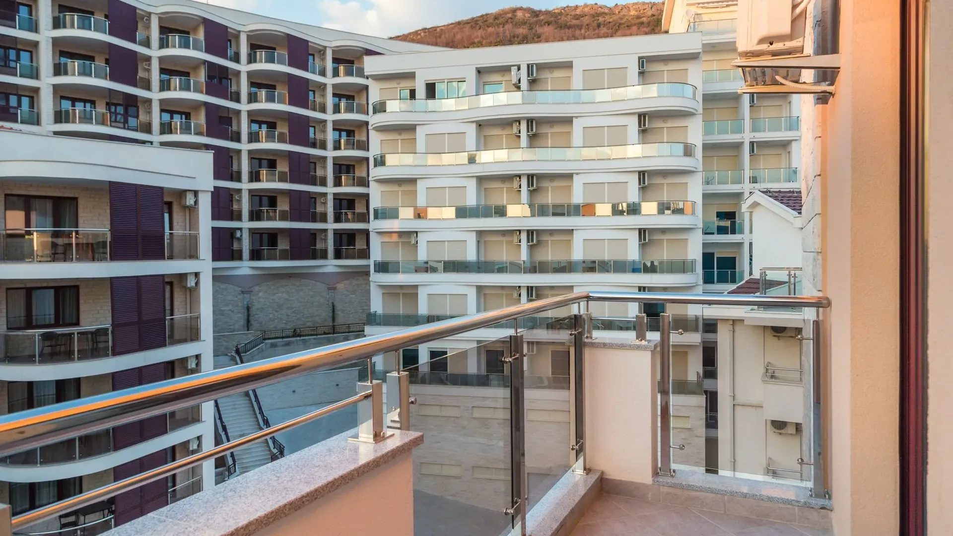Prodaja, dvosoban stan, 89m², Bečići, Budva