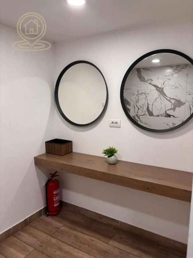 Rent, office space, 390m², Medijana, Niš