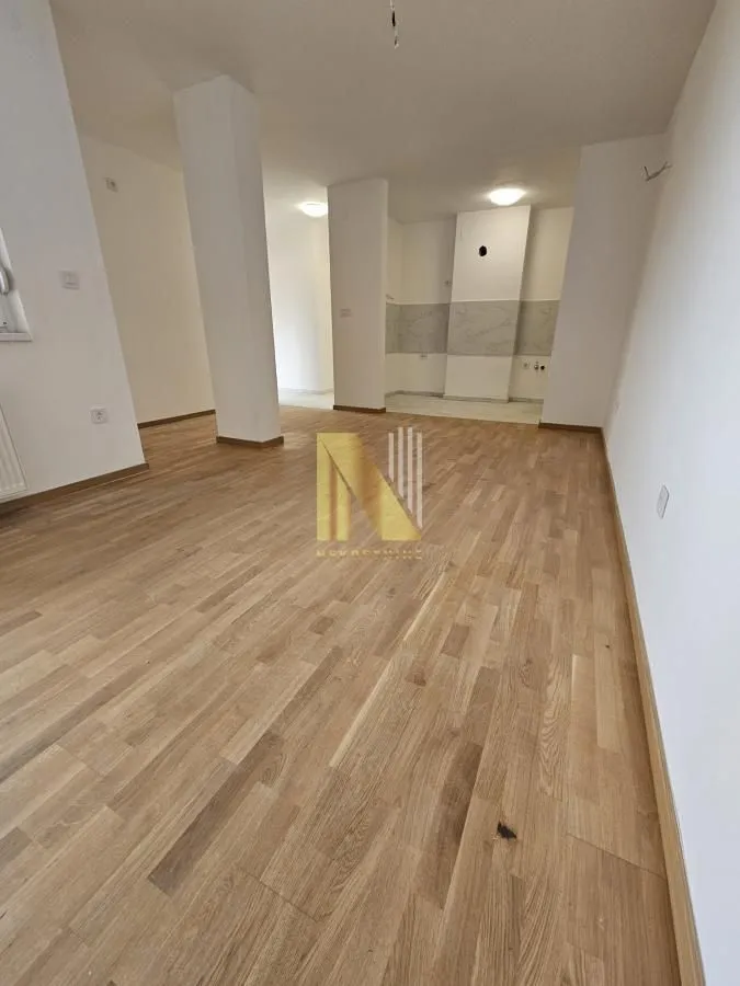 Prodaja, četvorosoban stan, 87m², Bulevar patrijarha Pavla, Novi Sad Sve Podlokacije