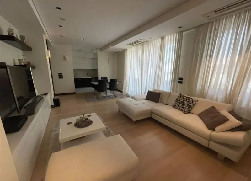 Izdavanje, trosoban stan, 110m², Čubura, Beograd