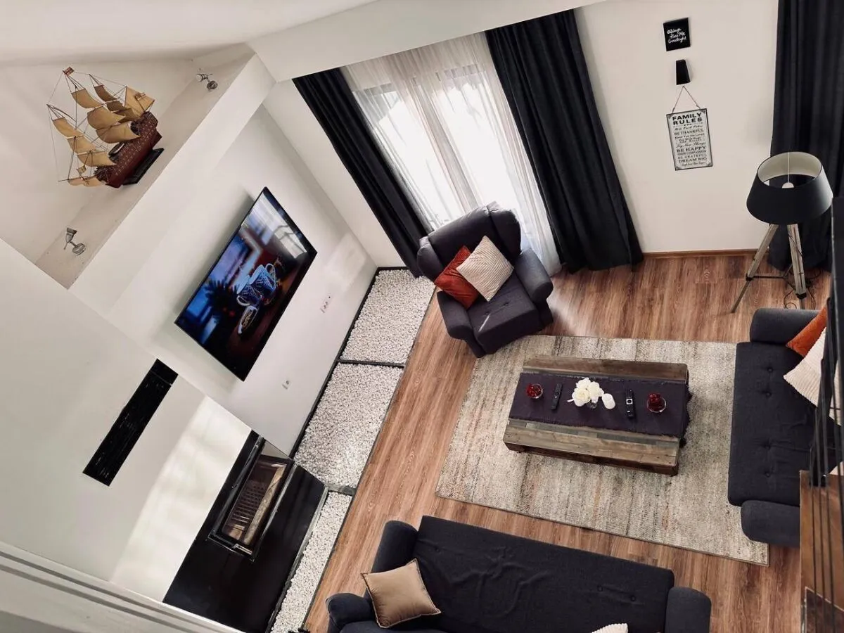 Izdavanje, trosoban stan, 130m², Mažina, Tivat
