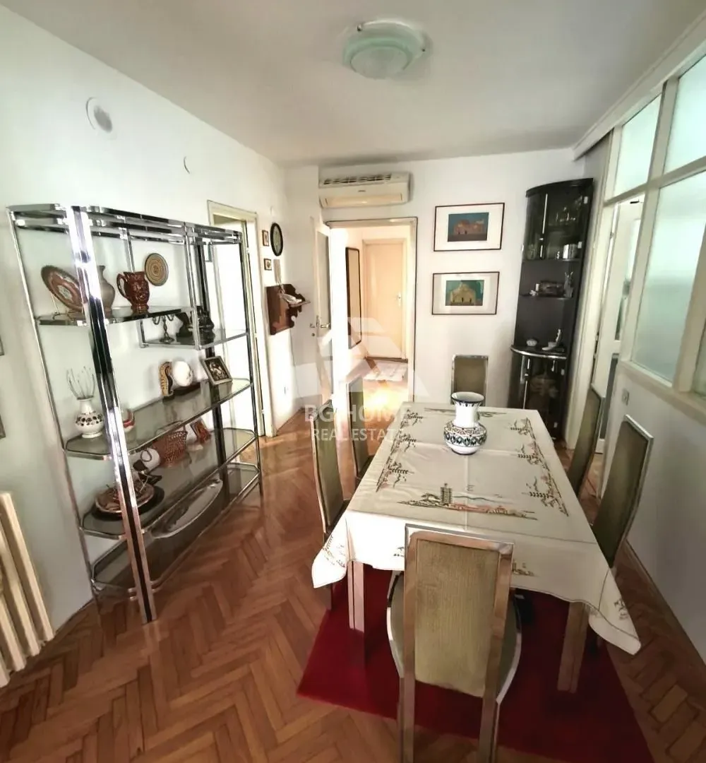Rent, three bedroom apartment, 87m², Južni Bulevar, Vračar Sve Podlokacije