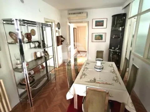 Izdavanje, trosoban stan, 87m², Južni Bulevar, Vračar Sve Podlokacije - image 7