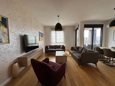 Rent, three bedroom apartment, 95m², City Kvart, Podgorica - image 7