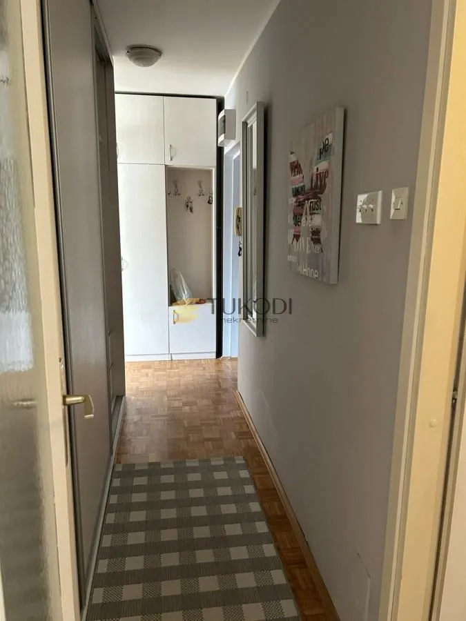 Izdavanje, jednosoban stan, 42m², Crveni Krst, Beograd
