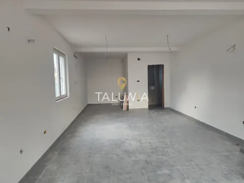 Prodaja, kuća, 200m², Karaburško Polje, Podgorica - image 4