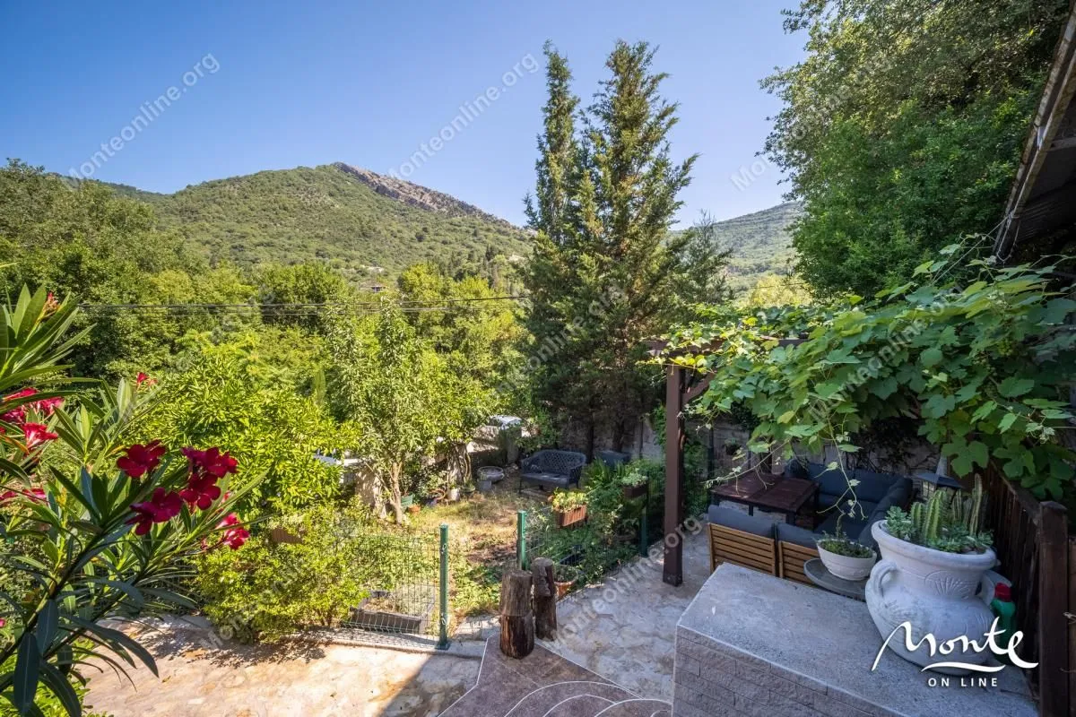 Prodaja, kuća, 130m², Tivat, Crna Gora
