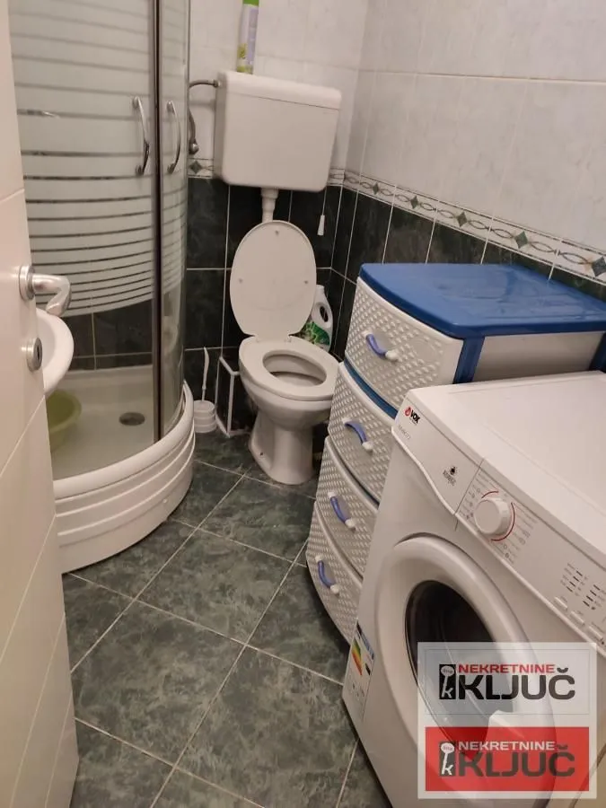 Izdavanje, garsonjera, 29m², Grbavica, Novi Sad Sve Podlokacije