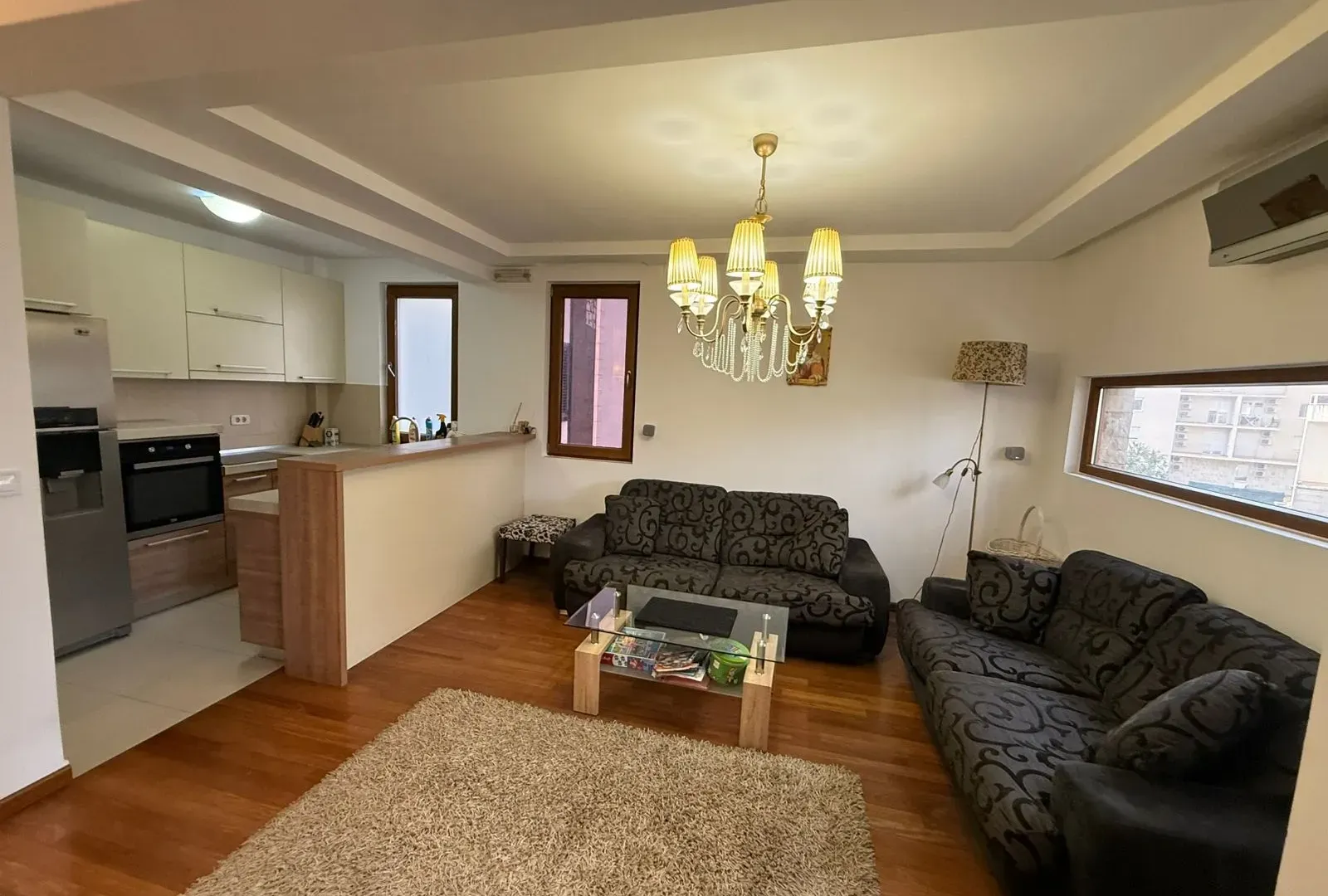Izdavanje, dvosoban stan, 71m², Centar, Budva