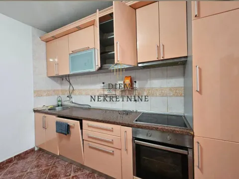 Izdavanje, jednosoban stan, 55m², Centar, Bar - image 7