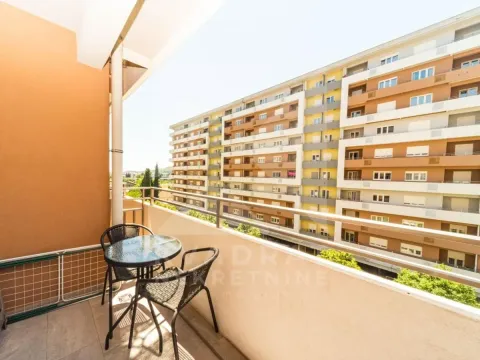 Izdavanje, dvosoban stan, 70m², Central Point, Podgorica - image 14
