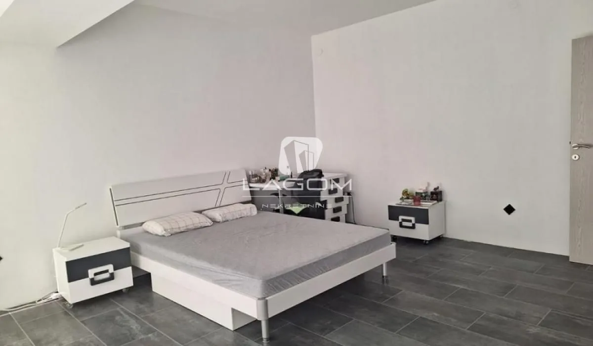 Sale, house, 343m², Banovo Brdo, Beograd
