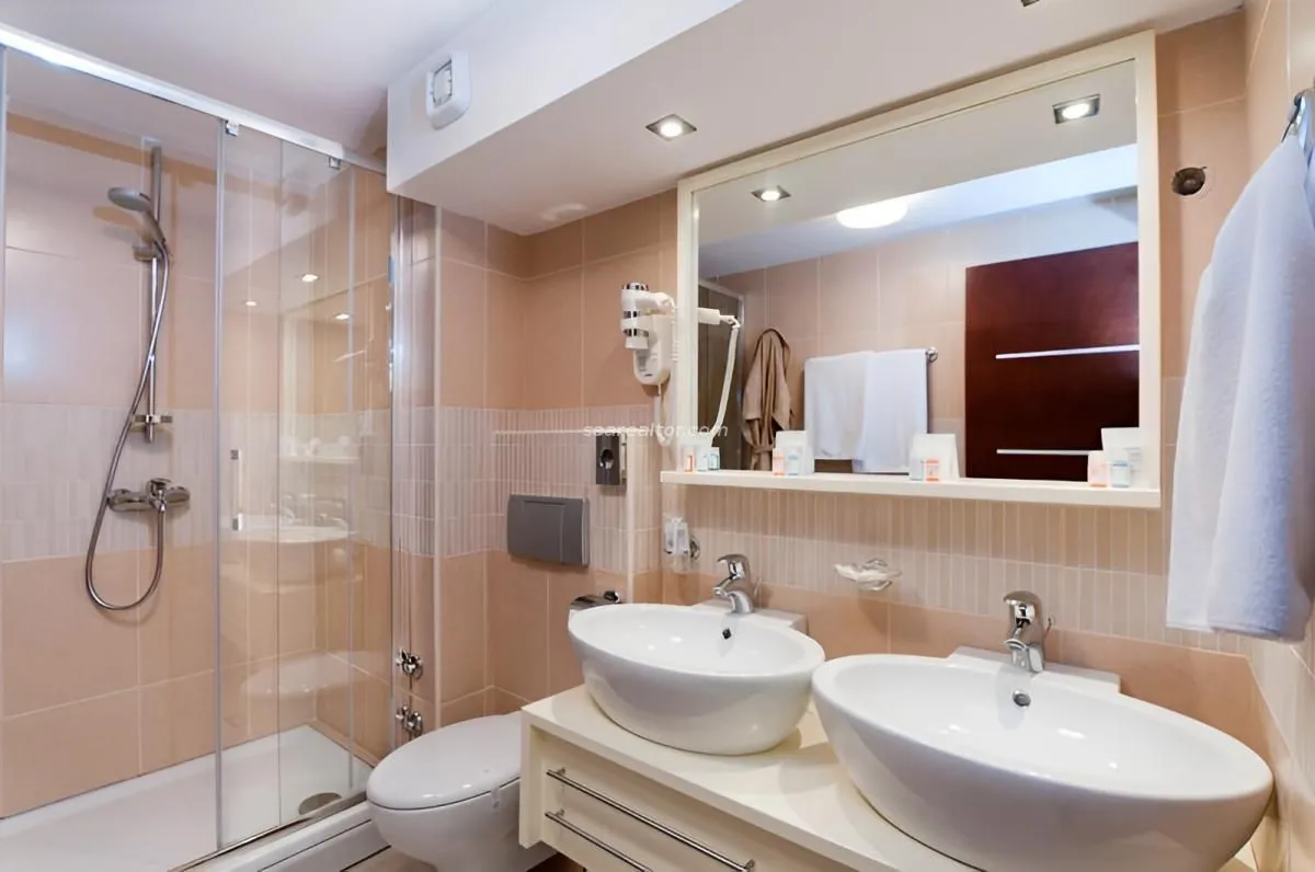Prodaja, ugostiteljski objekat, 1450m², Igalo, Herceg Novi