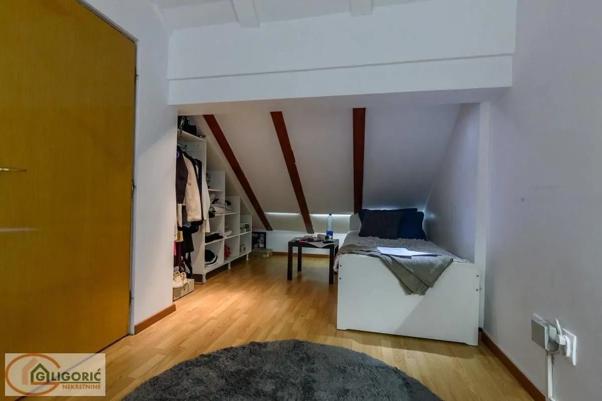 Sale, four bedroom apartment, 104m², Stari Grad, Beograd