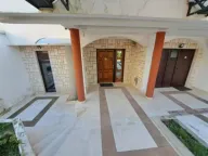Izdavanje,  kuća, 280m2, Centar, Podgorica