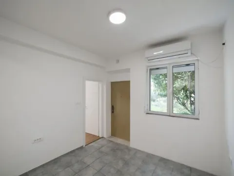 Prodaja, dvosoban stan, 62m², Stari Aerodrom, Podgorica - image 7