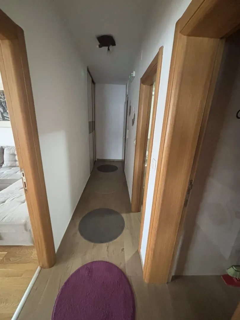 Izdavanje, jednosoban stan, 51m², Blok 9, Podgorica