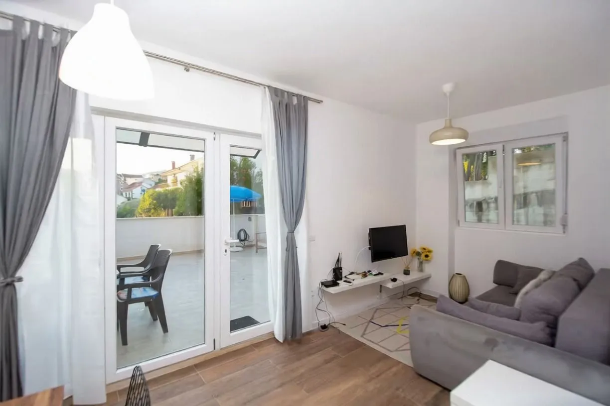 Prodaja, jednosoban stan, 62m², Kalimanj, Tivat