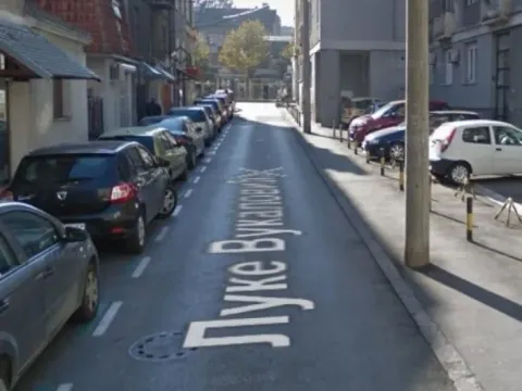 Prodaja, poslovni prostor, 135m², Đeram Pijaca, Beograd