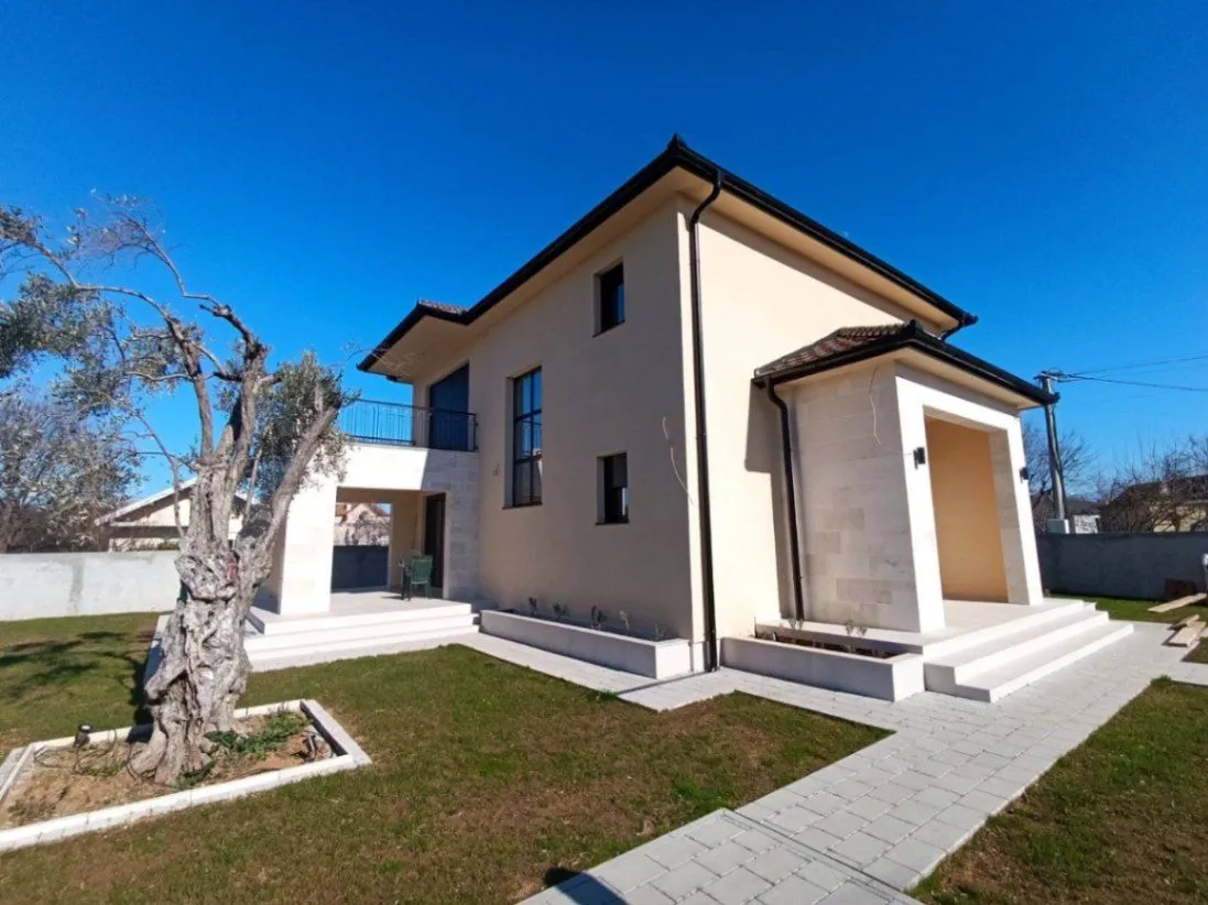 Rent, house, 220m², Donja Gorica, Podgorica