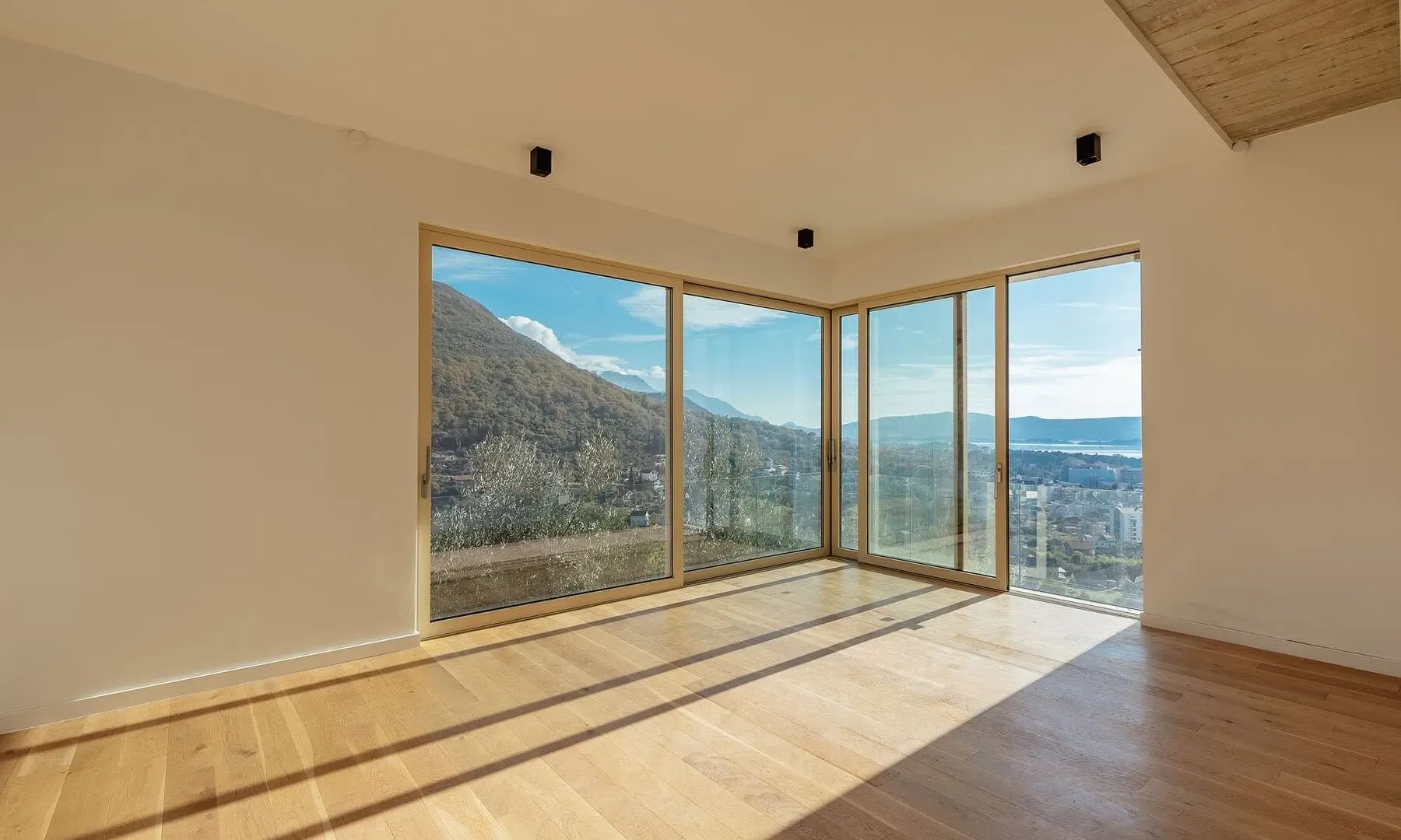 Sale, house, 1400m², Kotor, Crna Gora