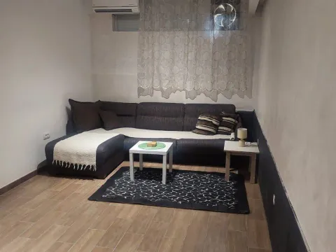 Izdavanje, jednosoban stan, 60m², City Kvart, Podgorica - image 11