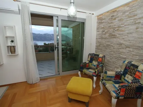 Rent, two bedroom apartment, 70m², Budva, Crna Gora - image 9