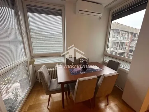 Izdavanje, četvorosoban stan, 117m², Kalenić Pijaca, Vračar Sve Podlokacije - image 6