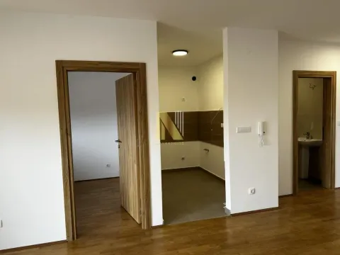 Prodaja, četvorosoban stan, 80m², Mišeluk, Petrovaradin - image 5