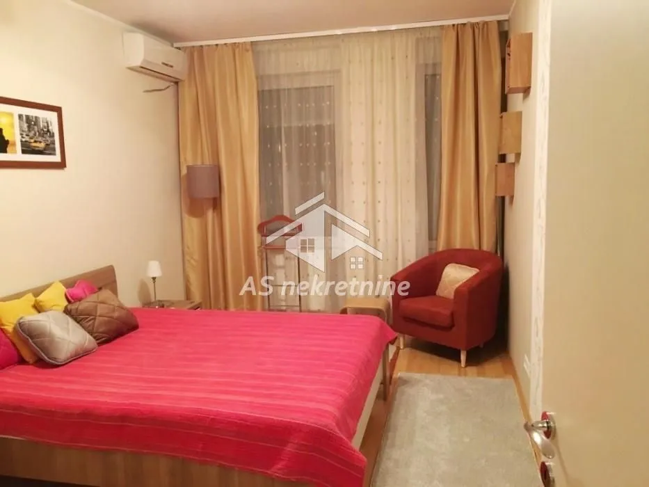 Izdavanje, dvosoban stan, 70m², Novi Beograd Sve Podlokacije, Beograd