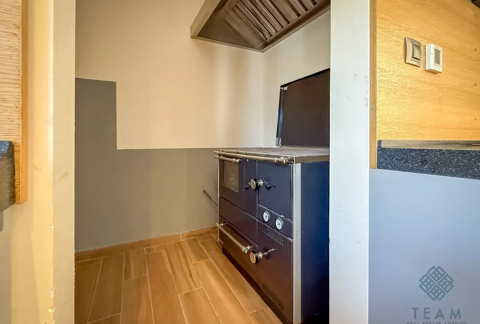 Prodaja, kuća, 330m², Centar, Kolašin