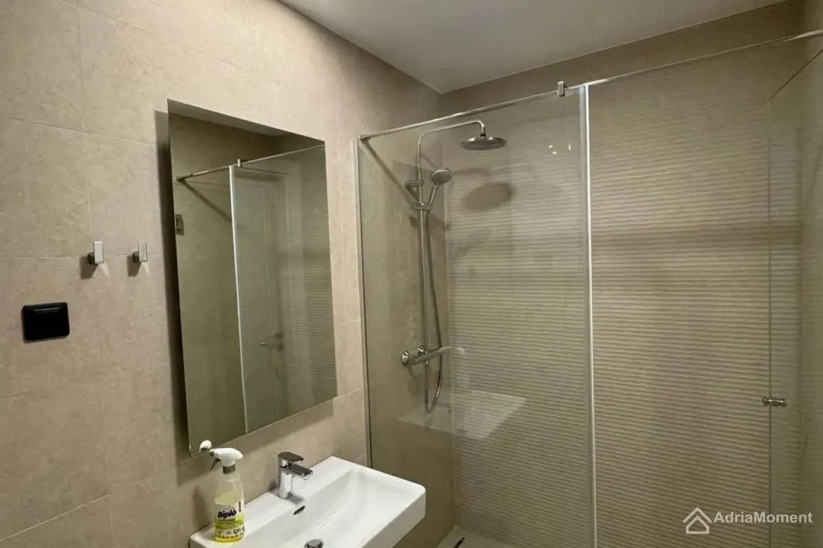 Prodaja, jednosoban stan, 48m², Tivat, Crna Gora