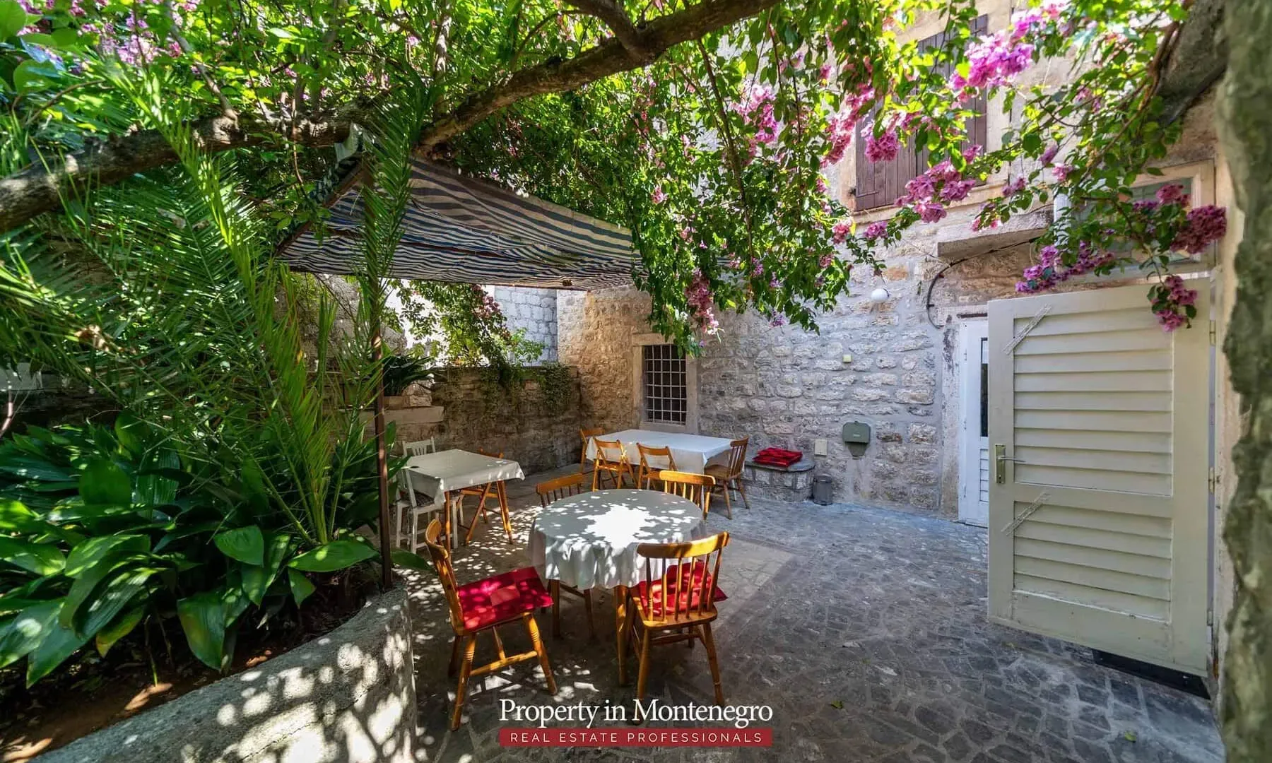 Prodaja, kuća, 321m², Prčanj, Kotor
