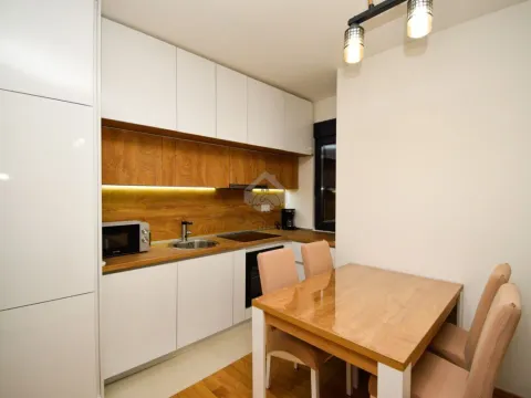 Rent, two bedroom apartment, 55m², City Kvart, Podgorica - image 4