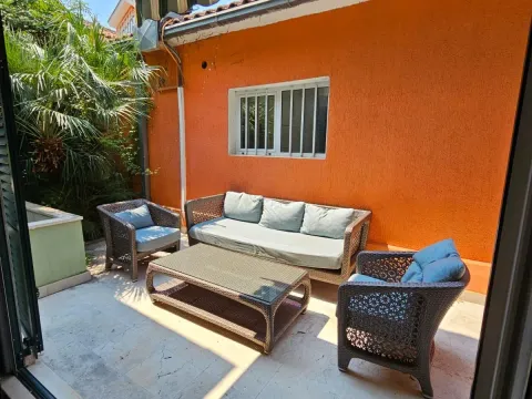 Rent, house, 100m², Pržno, Budva - image 10