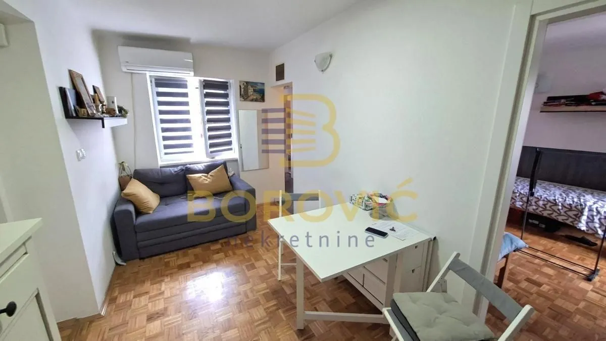 Prodaja, dvosoban stan, 44m², Stari Grad, Beograd
