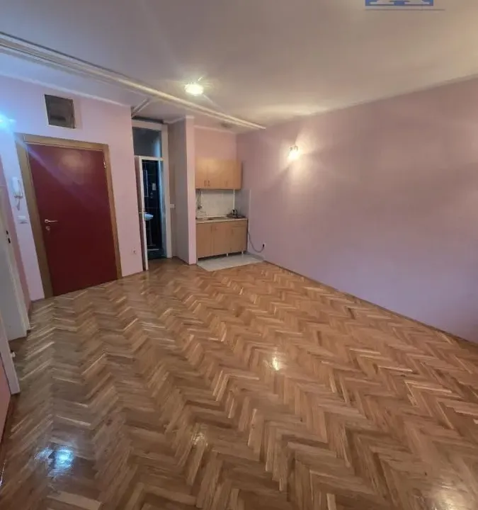 Rent, office space, 40m², Bulevar Oslobodjenja, Novi Sad Sve Podlokacije