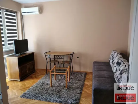 Stan in Bulevar Oslobodjenja