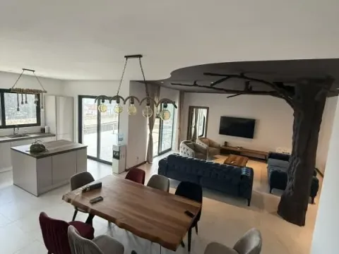 Sale, house, 220m², Utjeha, Ulcinj - image 1