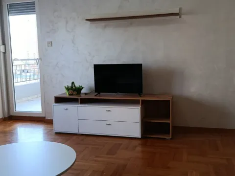 Rent, one bedroom apartment, 52m², Pobrežje, Podgorica - image 3
