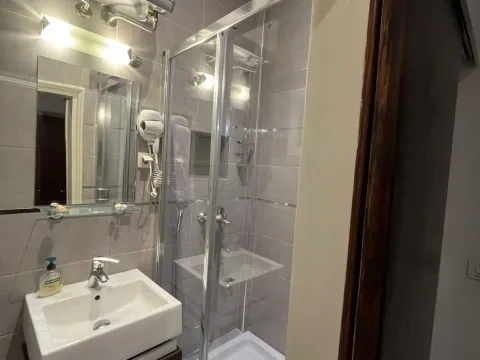 Rent, three bedroom apartment, 120m², Stari Grad, Beograd - image 15